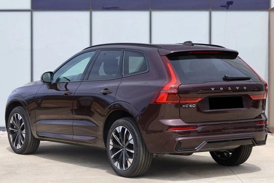 Volvo XC60 B5 AWD Ultra Dark