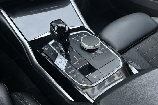 BMW Seria 3 Touring 320d xDrive Sport Line