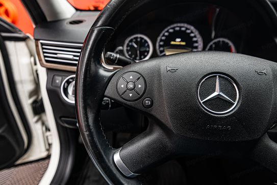Mercedes Klasa E 200