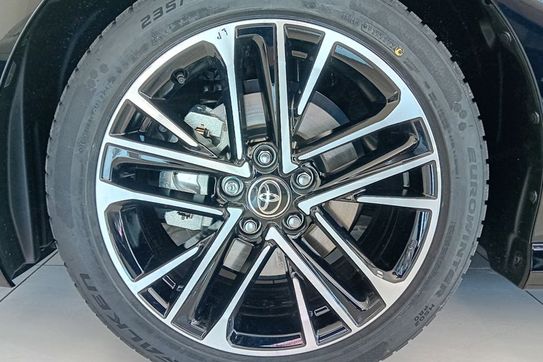 Toyota Camry Executive 2.5 Hybrid Dynamic Force