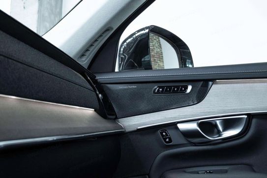 Volvo XC90 T8 AWD Plug-In Hybrid Ultra Dark 7os