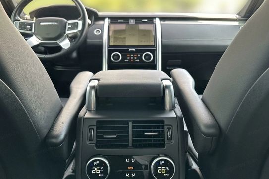 Land Rover Discovery V 2.0 P300 R-Dynamic SE