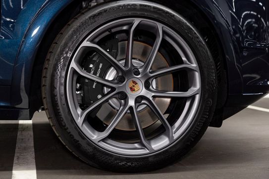 Porsche Cayenne Coupe E-Hybrid  Black Edition