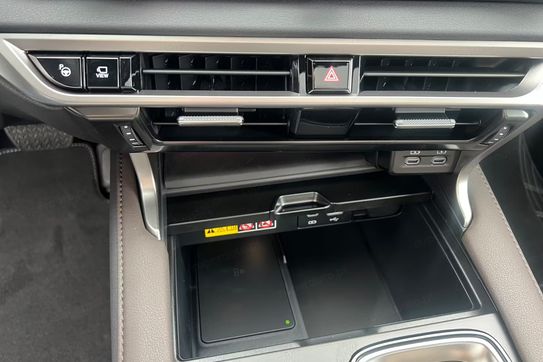 Lexus RX 450h+ Omotenashi 2.5 Hybrid Plug-in