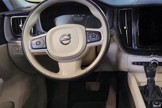 Volvo XC60 T5 Momentum Pro aut
