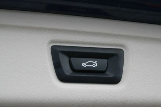 BMW Seria 3 318i aut