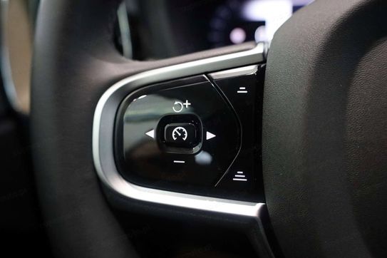 Volvo XC60 T8 Plug-In Hybrid AWD Ultra Dark