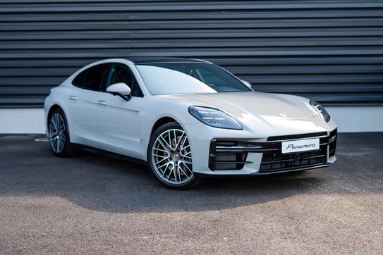 Porsche Panamera 4 E-Hybrid