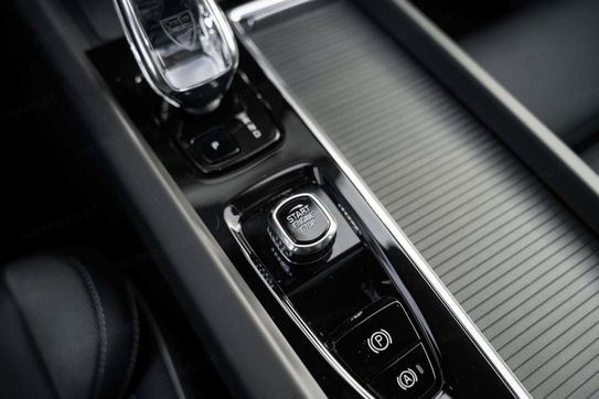 Volvo XC60 T6 Plug-In Hybrid AWD Ultra Black Edition