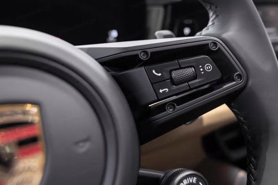 Porsche Cayenne E-Hybrid Black Edition