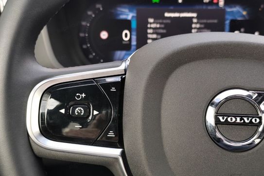 Volvo XC60 B5 B AWD Plus Dark
