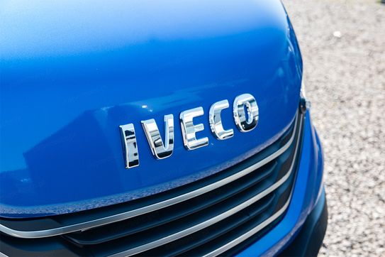 Iveco Daily 70C18HA8/P Hi-Matic Autolaweta