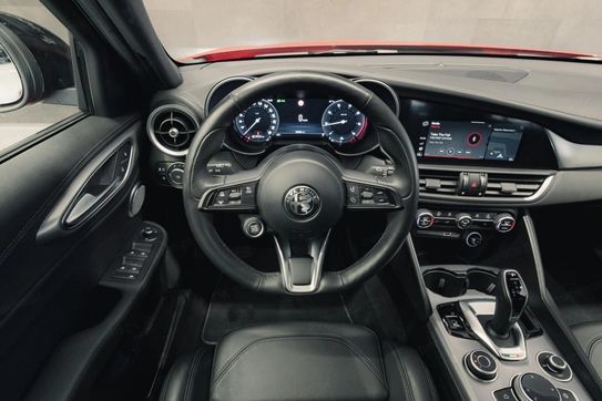 Alfa Romeo Giulia 2.0 Turbo Veloce Q4 aut
