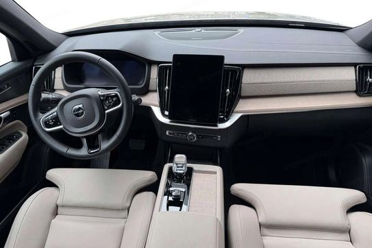 Volvo XC90 B5 B AWD Plus Bright