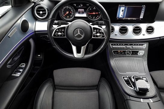 Mercedes E Klasa 220 d 4MATIC