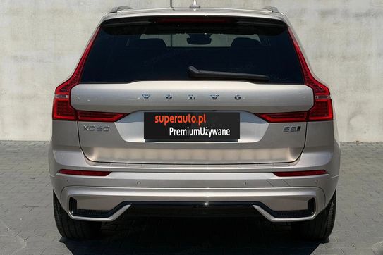 Volvo XC60 B5 B AWD Plus Dark