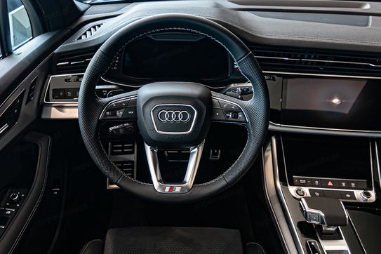 Audi Q7 TDI quattro S Line