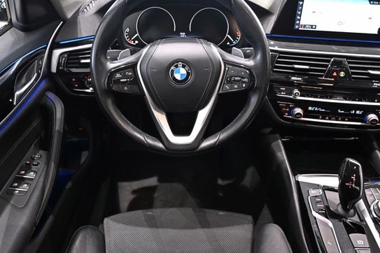 BMW Seria 5 520i Sport Line