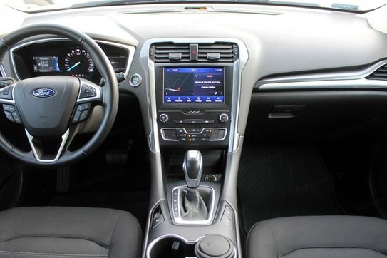 Ford Mondeo 2.0 Hybrid Trend