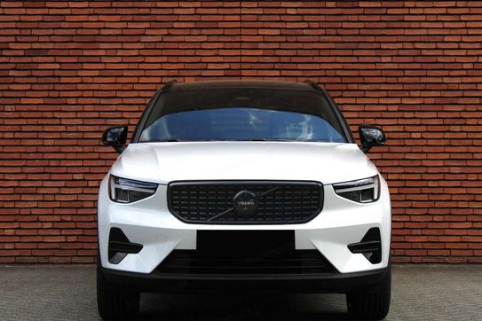 Volvo XC40 B4 Ultra Black Edition