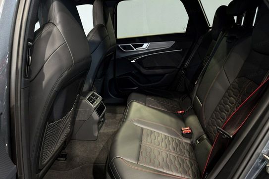 Audi A6 RS6 Avant TFSI quattro Performance