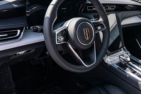 Hongqi H5 Deluxe 2.0T DSG
