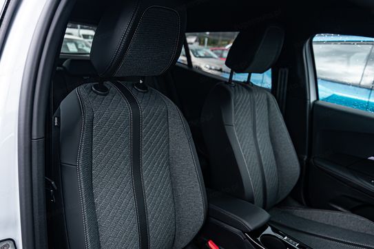 Peugeot 2008 Allure e-DCS 1.2 mHEV