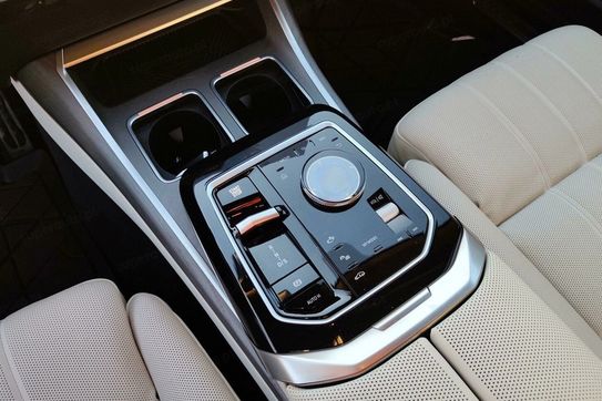 BMW Seria 7 740d xDrive M Sport