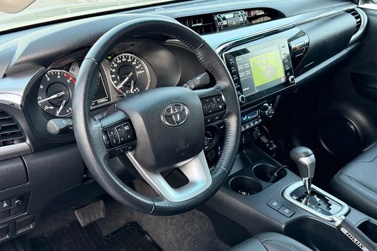 Toyota HiLux Double Cab SR5+ 4x4 AT
