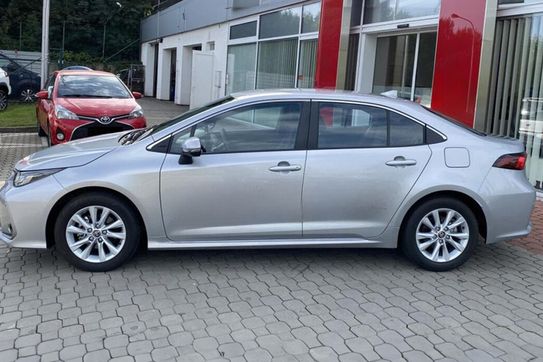 Toyota Corolla Comfort 1.5 benzyna