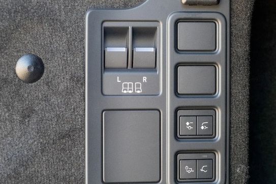 Land Rover Discovery V 3.0 D250 mHEV R-Dynamic SE