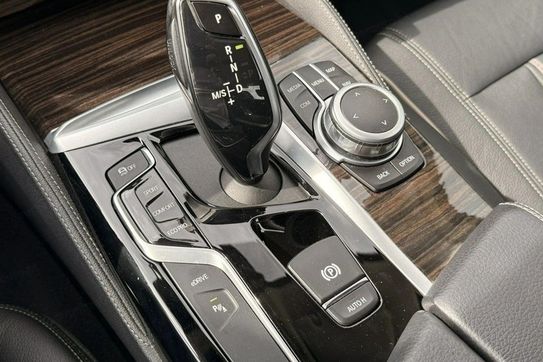 BMW Seria 5 530e iPerformance xDrive Luxury Line sport