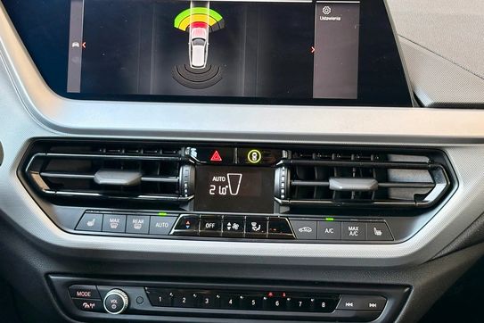 BMW Seria 1 118i Advantage aut