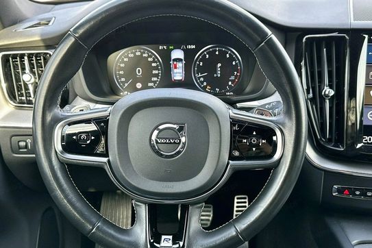 Volvo XC60 T4 R-Design