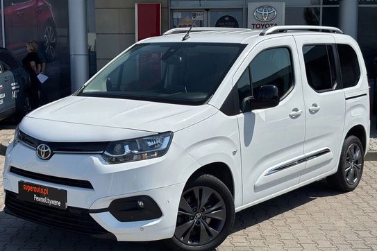 Toyota Proace City Verso 1.2 d-4T Family