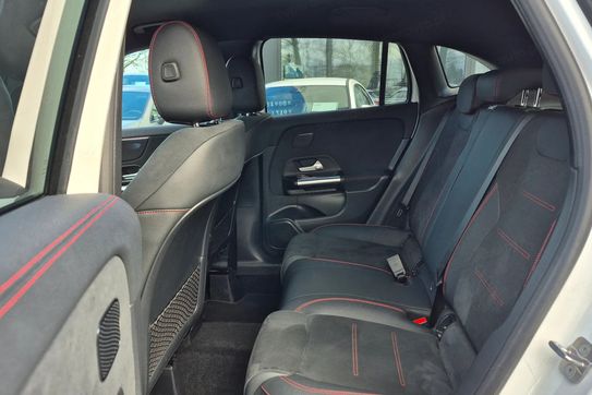 Mercedes GLA 200 mHEV AMG Line 7G-DCT