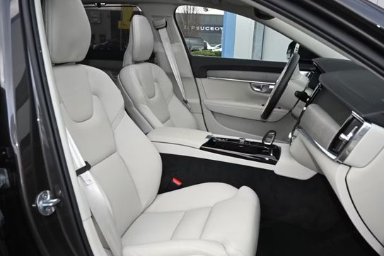 Volvo V90 T6 AWD Plug-In Hybrid Plus Bright