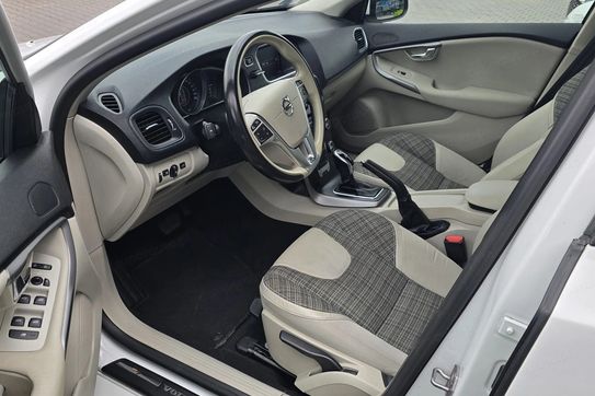 Volvo V40 T3 Drive-e Momentum