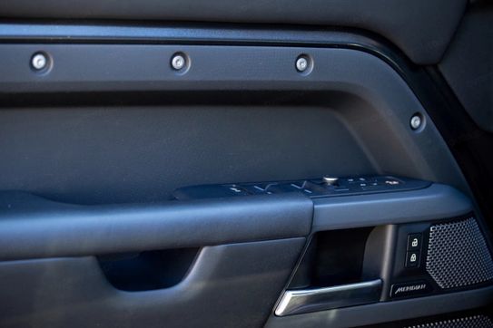 Land Rover Defender 110 D250 X-Dynamic HSE