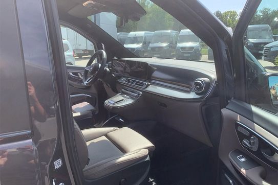 Mercedes V Klasa V300d Długi Avantgarde 4-Matic 9G-Tronic