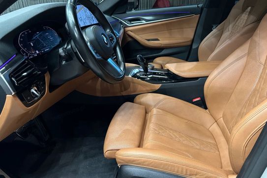 BMW Seria 5 520d xDrive mHEV M Sport sport-aut