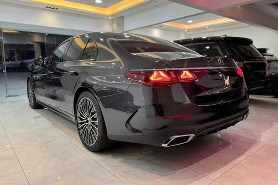 Mercedes Klasa E 200 4-Matic AMG