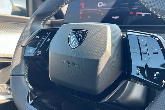 Peugeot 5008 GT 1.2 mHEV e-DCS6