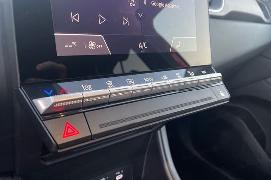 Renault Captur Techno 1.6 E-Tech Hybrid AT