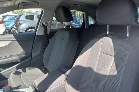 Audi A4 35 TFSI S Line