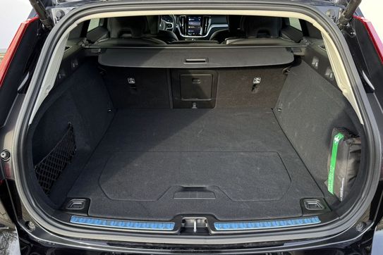 Volvo V60 B4 B Plus Dark