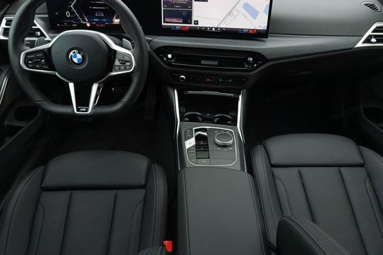 BMW Seria 3 330i xDrive M Sport sport-aut