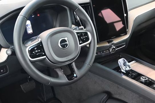 Volvo XC60 B5 AWD Plus Dark