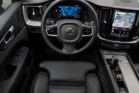 Volvo XC60 T6 Plug-In Hybrid AWD Plus Dark aut