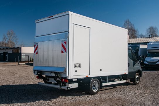 Iveco Daily 50C18 Kontener 8EP + Winda